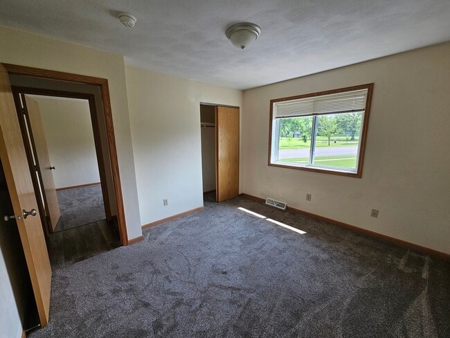 Chambers Apartments, Owatonna, MN 55060 - photo 4