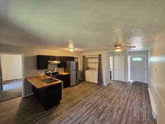 1200 N Main St Unit 109, Nappanee, IN 46550