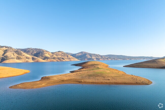 Berry Creek is conveniently located by Lake Oroville.