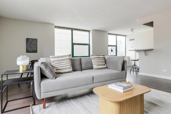 77 W Huron St unit FL10-ID1381, Chicago, IL 60654 - photo 3