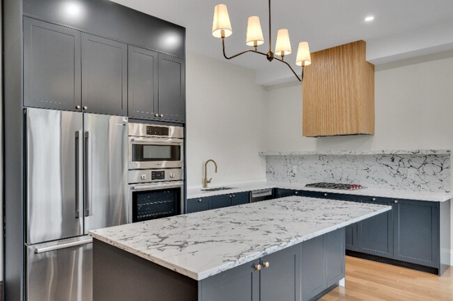 14 Summit St unit 14-F, Newton, MA 02458 - photo 7