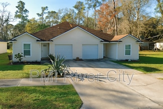 818 Filmore Ln, Orange Park, FL 32073