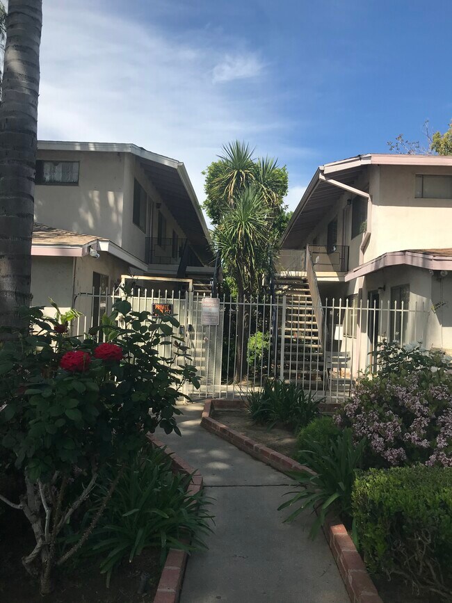 7253 Jordan Ave, Los Angeles, CA 91303 - photo 6