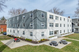1957 Summit St, Columbus, OH 43201