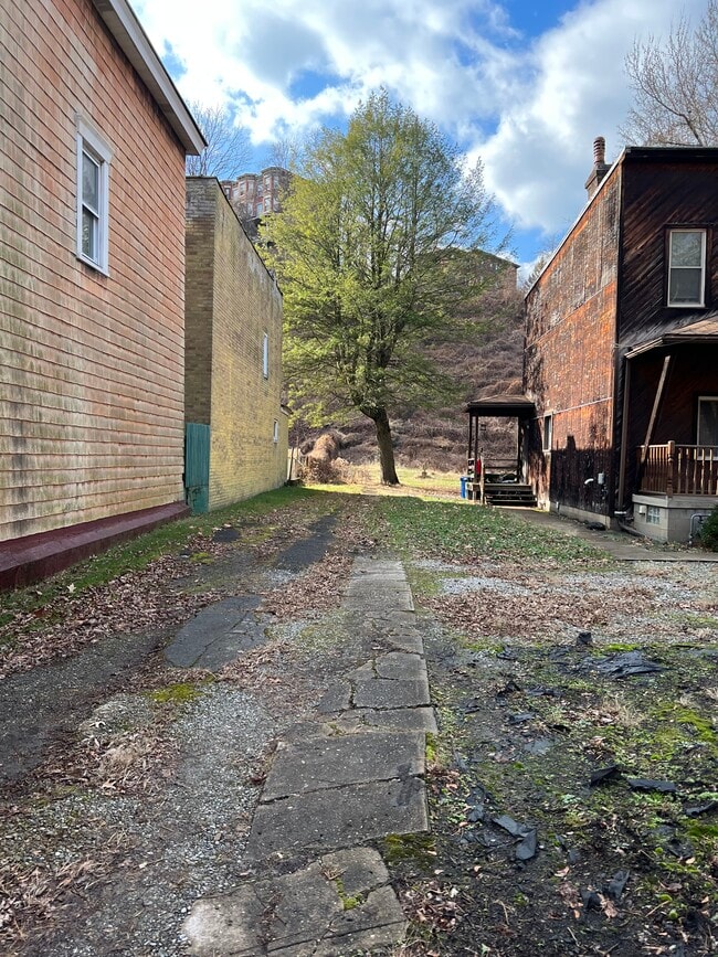 47 Boundary St, Pittsburgh, PA 15213 - photo 2