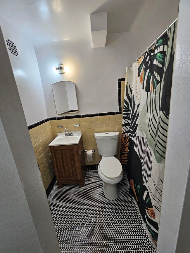 Edgewater Towers Condominiums unit 311, Lakewood, OH 44107 - photo 5