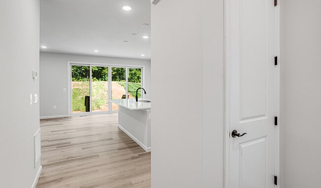 35615 Pine Needle Ln, Lake of the Woods, VA 22508 - photo 4