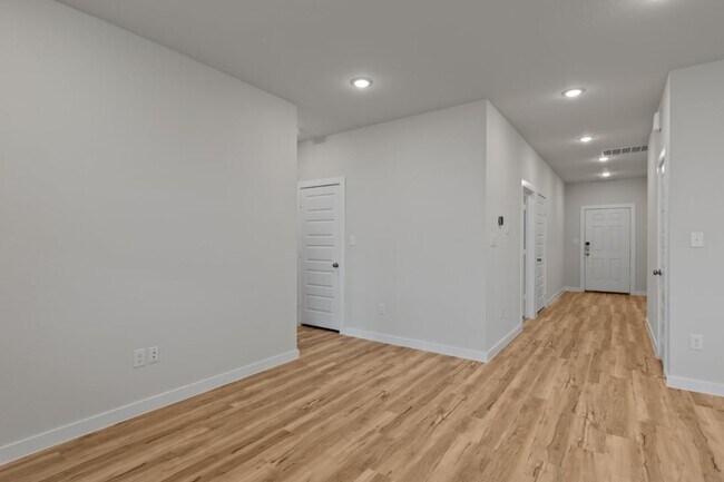 8103 Champion Creek, San Antonio, TX 78252 - photo 5