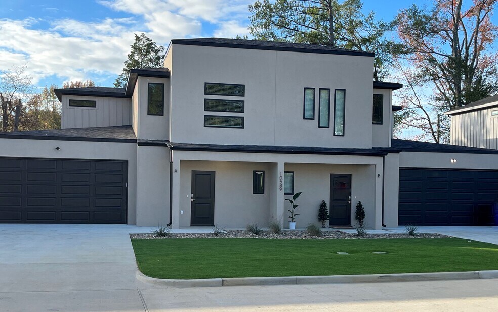 Lucas 2 Exterior