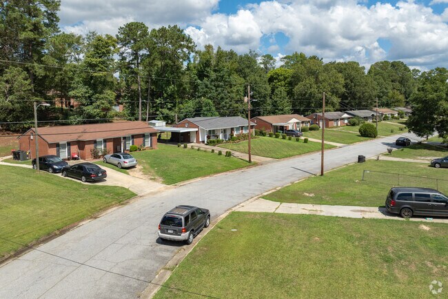 Most homes in East Carver Heights are Ranch style homes featuring long driveways.