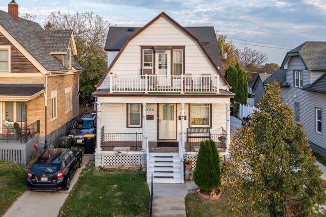 Dutch Colonials can be spotted throughout Fairview Park.