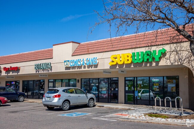 A number of restaurant chains are accessible in the Briar Ridge neighborhood.