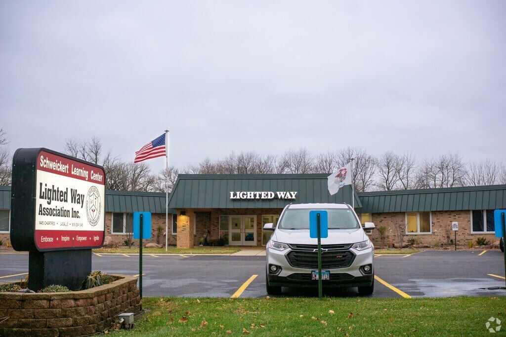 Lighted Way Association Inc. serves students in the Lasalle County community.