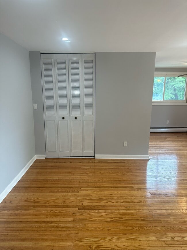 Riddle Glen unit E24, Media, PA 19063 - photo 3