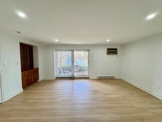 22 Hamilton Rd Unit 110, Arlington, MA 02474