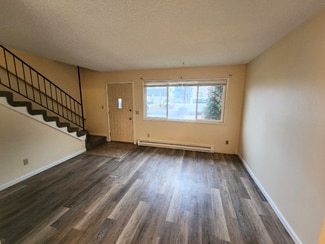 1214 E 3rd St, Moscow, ID 83843