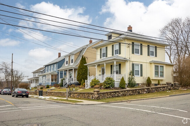 Typical single family homes in the historic district of Boonoton.
