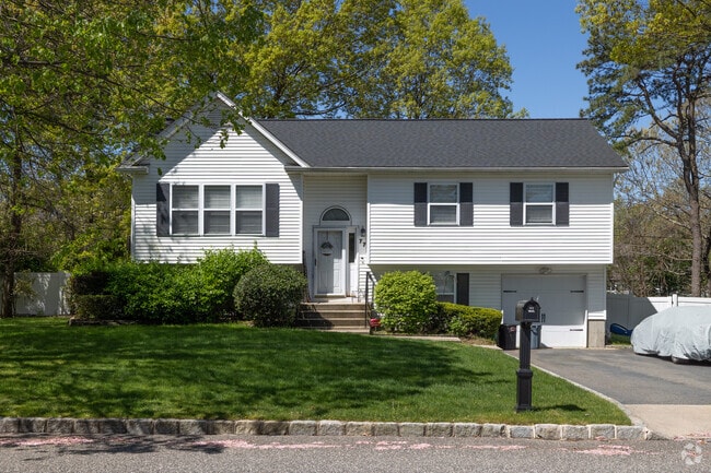 The hi-ranch style homes are very popular in Coram especially with its often hilly terrain.