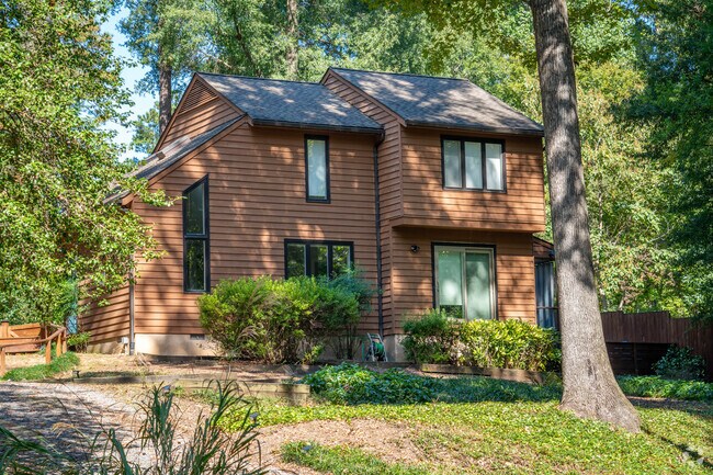 Experience the charm of Willow Oaks Neighborhood through its beautiful homes.