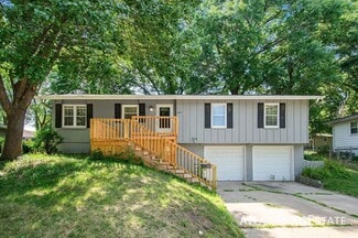 625 NW Kay Dr, Lee's Summit, MO 64063
