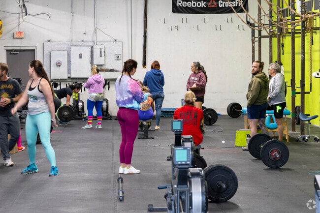 Bayside locals power through high-intensity training at CrossFit Rife.