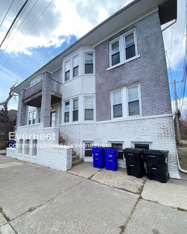 9429 Brush St Unit 2a, Detroit, MI 48202