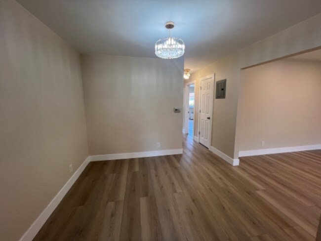 61-60 69th Ln unit 1, Flushing, NY 11379 - photo 5