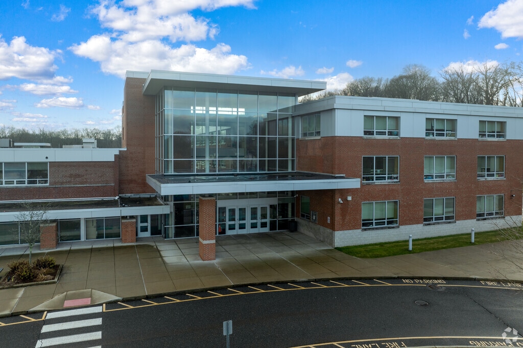 Perry Hill Elementary School is in Shelton Connecticut.