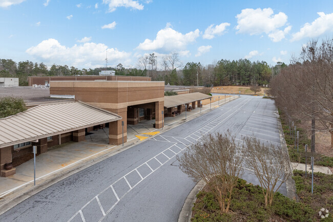 Sycamore Elementary School probably serves the Suwanee and surrounding communities.