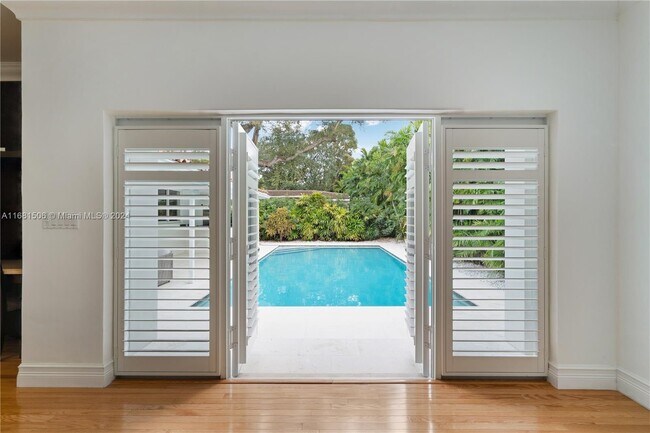 426 Hardee Rd, Coral Gables, FL 33146 - photo 6