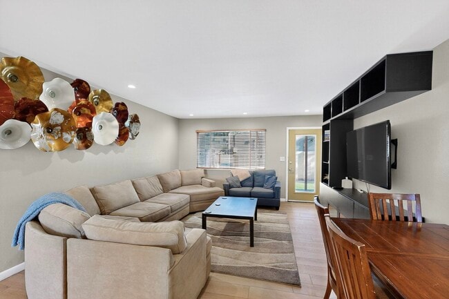 4715 Marquette Ave NE, Albuquerque, NM 87108 - photo 6