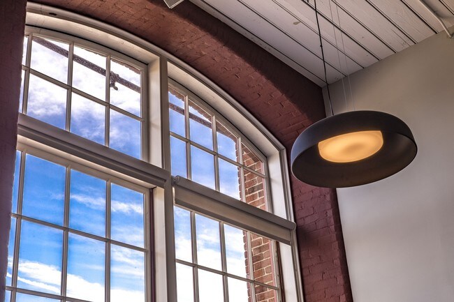 Pac10 Lofts, Lawrence, MA 01840 - photo 6