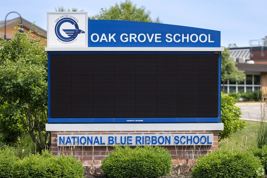 Oak Grove Elementary School is a public school located in Libertyville, Illinois.