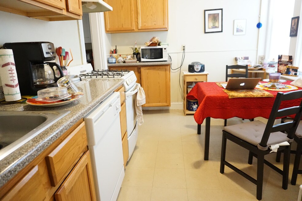 170 Kelton St unit 1, Boston, MA 02134 - photo 1