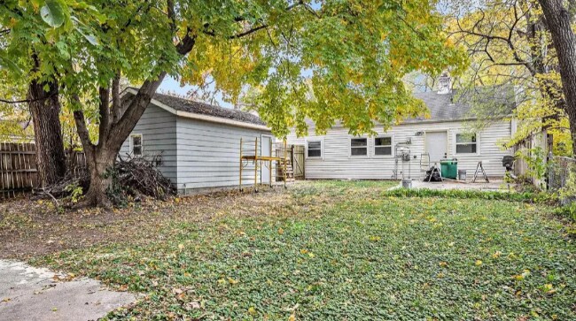 4926 J St, Lincoln, NE 68510 - photo 4