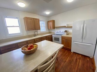 14 Orchard St Unit 1, Easthampton, MA 01027