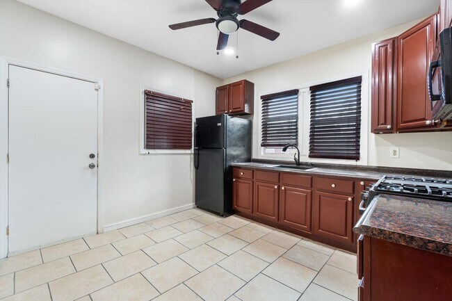 156 Shepard Ave unit 2, East Orange, NJ 07018 - photo 3