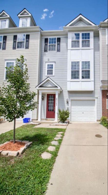 23141 Foxglove Way, California, MD 20619