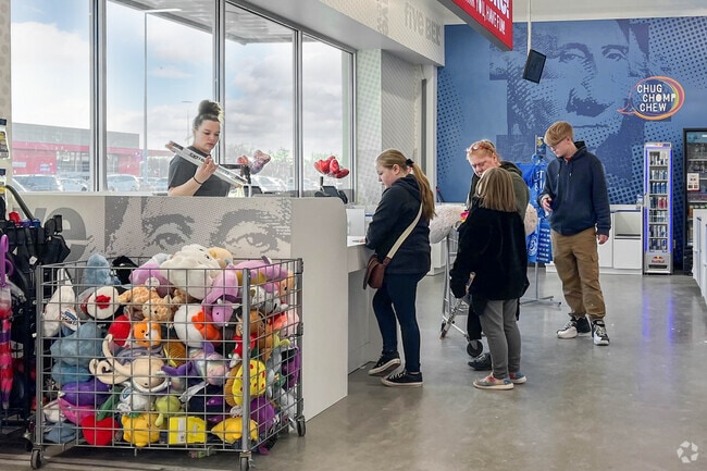 Both national chains and local businesses can be found in the Glendale Town center.