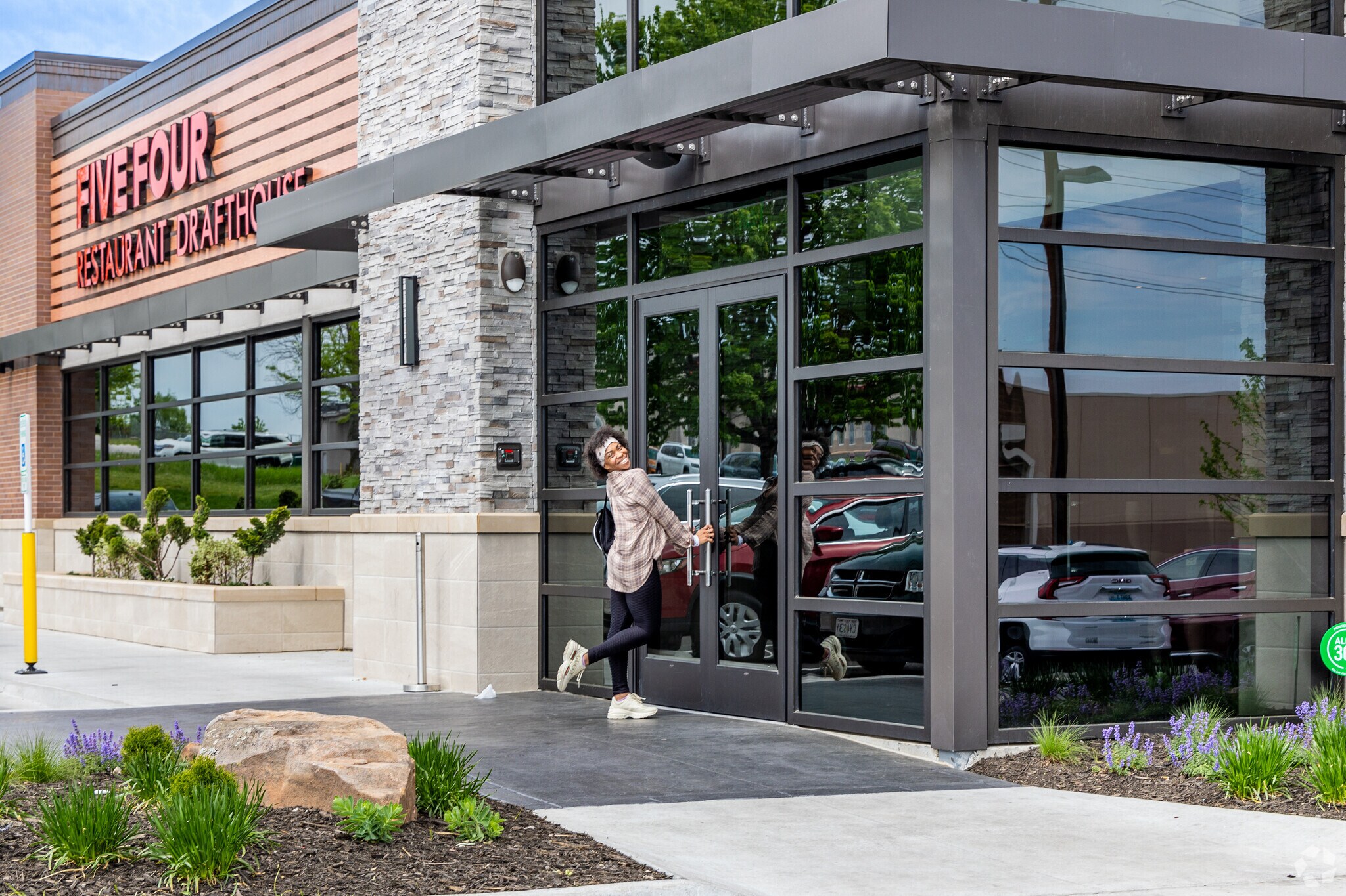 Five Four Restaurant and Drafthouse has a good selection of beers on Tap.