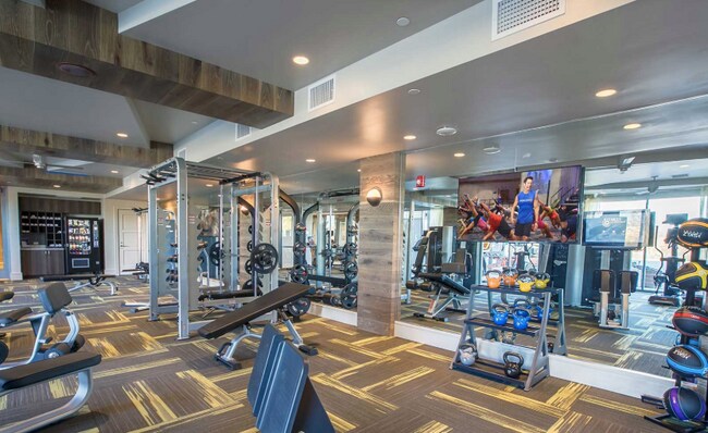 165 Cambridgepark Dr unit 548, Cambridge, MA 02140 - photo 3