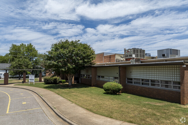 Julian Newman Elementary School is a public primary school in the Athens City School System.