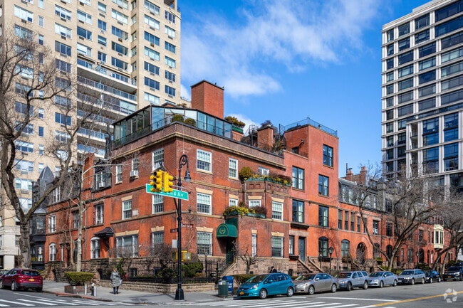 Yorkville offers luxury condos to townhouse's and walkup buildings.