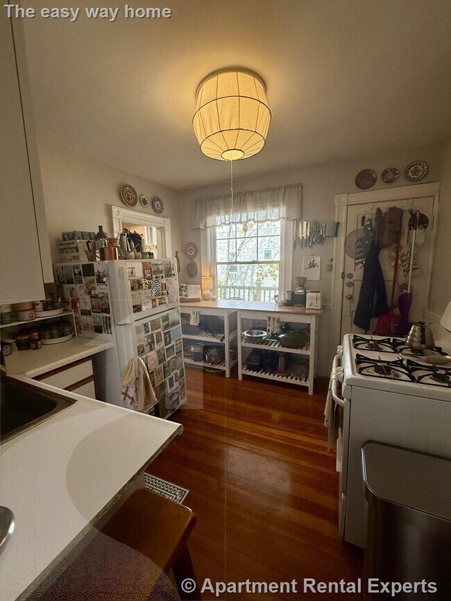 9 Eustis St unit 3L, Cambridge, MA 02140 - photo 6