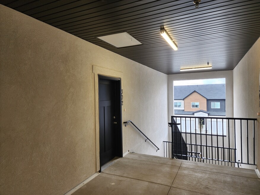 4735 S Alder Dr unit 302, Mapleton, UT 84664 - photo 1