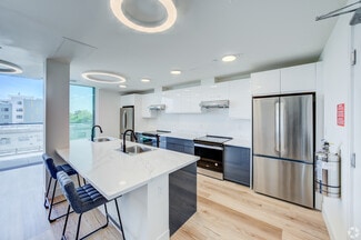 2435 San Pablo Ave, Berkeley, CA 94702
