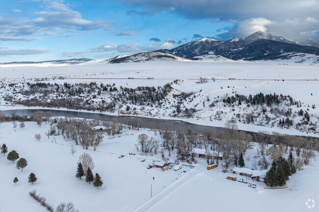 Livingston offers the splendor of the surrounding mountains and the Yellowstone River.