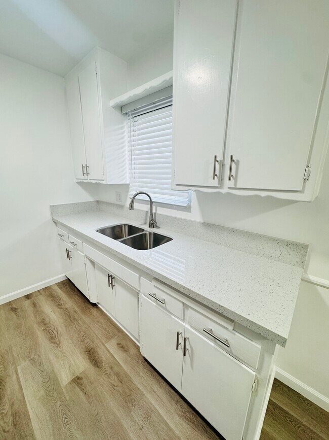 19419 Victory Blvd, Reseda, CA 91335 - photo 7