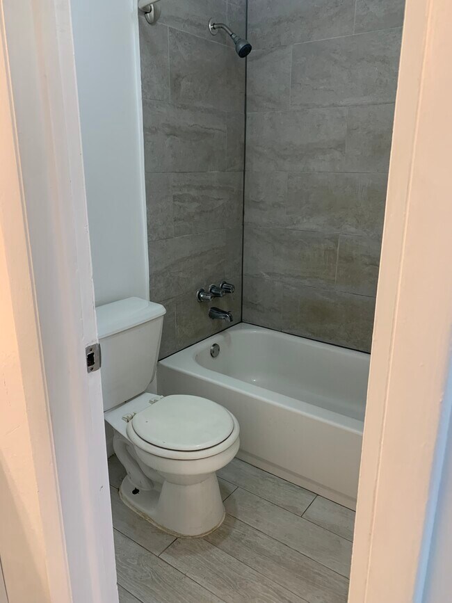 Point South unit Point South Unit, Miami, FL 33157 - photo 6