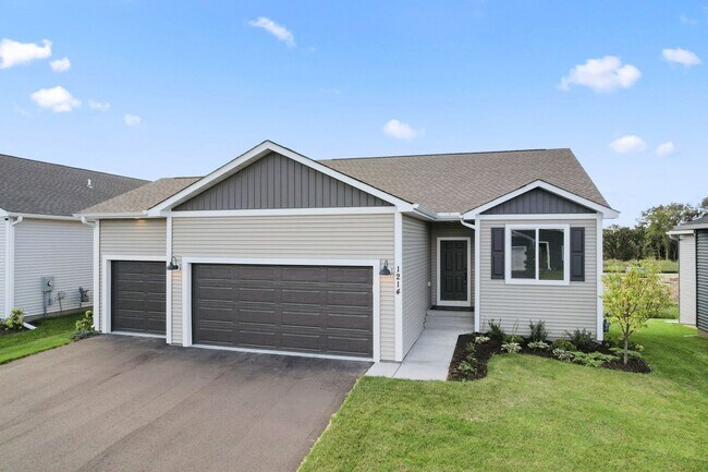 1214 Compton Ave, River Falls, WI 54022 - photo 4